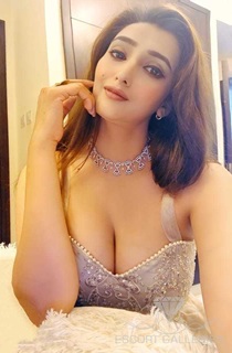 Best call girls service in Noida